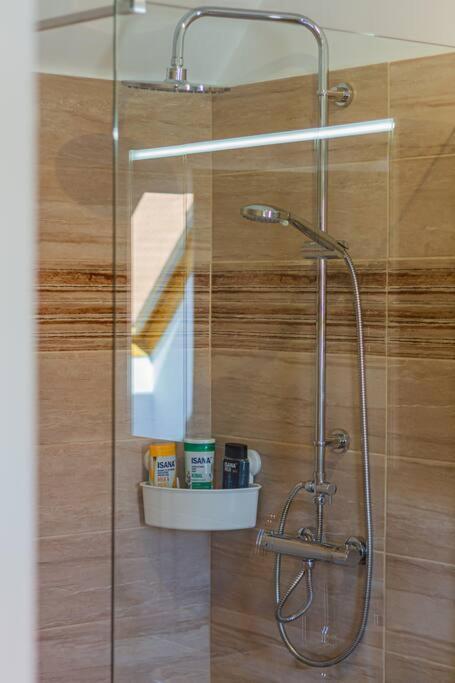 Roomy Apartment 80Sqm At City Center Free Parking Space, Ac & Balcony Budapest Eksteriør bilde