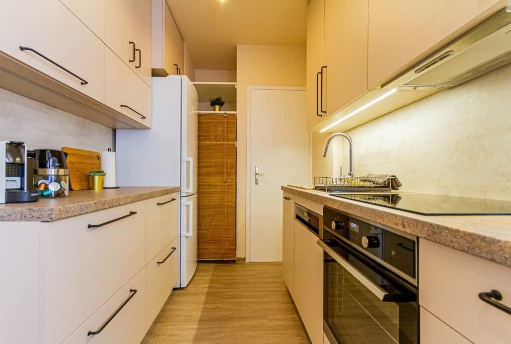 Roomy Apartment 80Sqm At City Center Free Parking Space, Ac & Balcony Budapest Eksteriør bilde