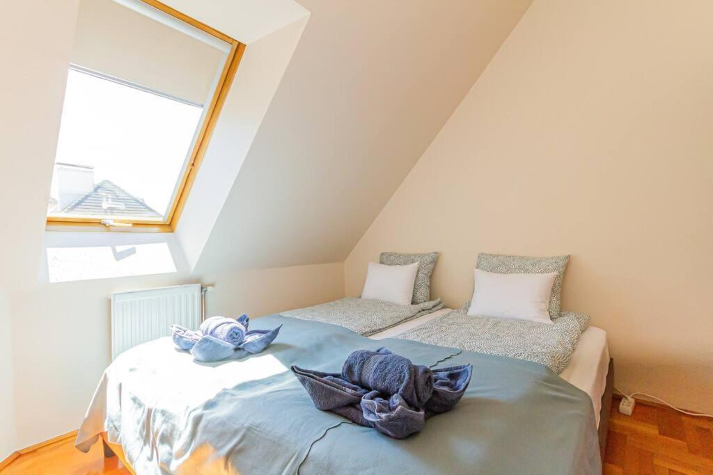 Roomy Apartment 80Sqm At City Center Free Parking Space, Ac & Balcony Budapest Eksteriør bilde