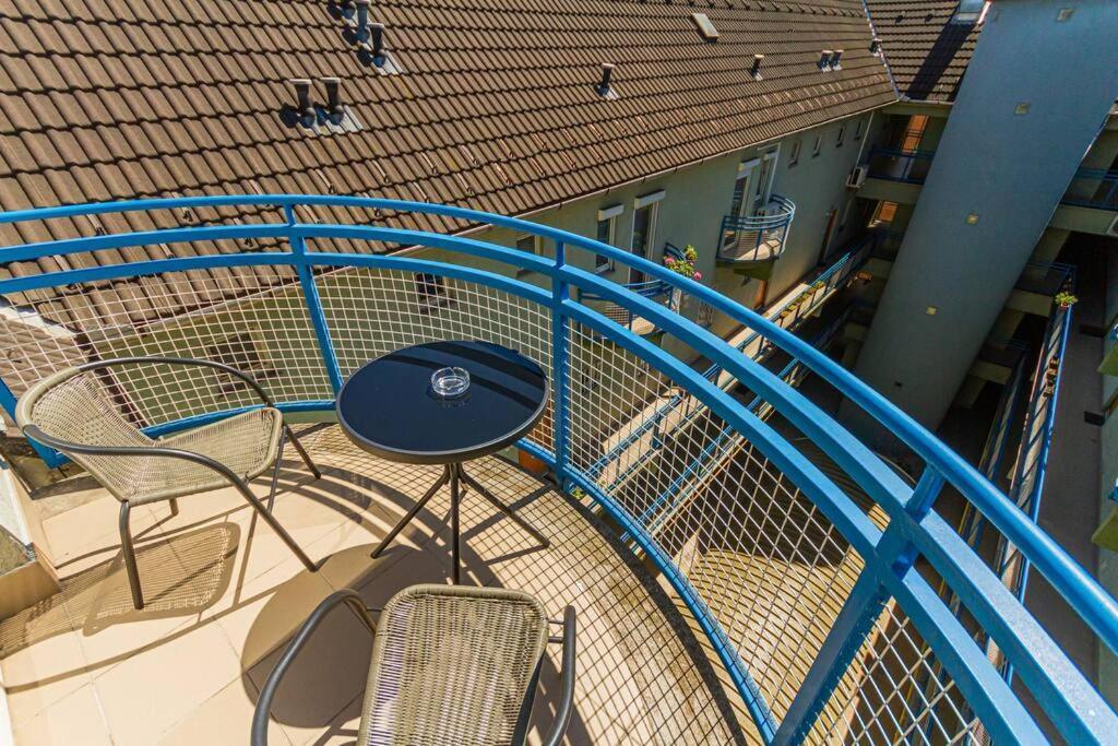 Roomy Apartment 80Sqm At City Center Free Parking Space, Ac & Balcony Budapest Eksteriør bilde