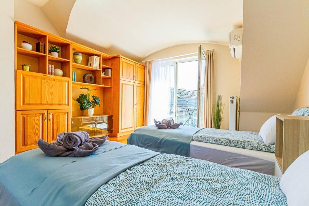 Roomy Apartment 80Sqm At City Center Free Parking Space, Ac & Balcony Budapest Eksteriør bilde