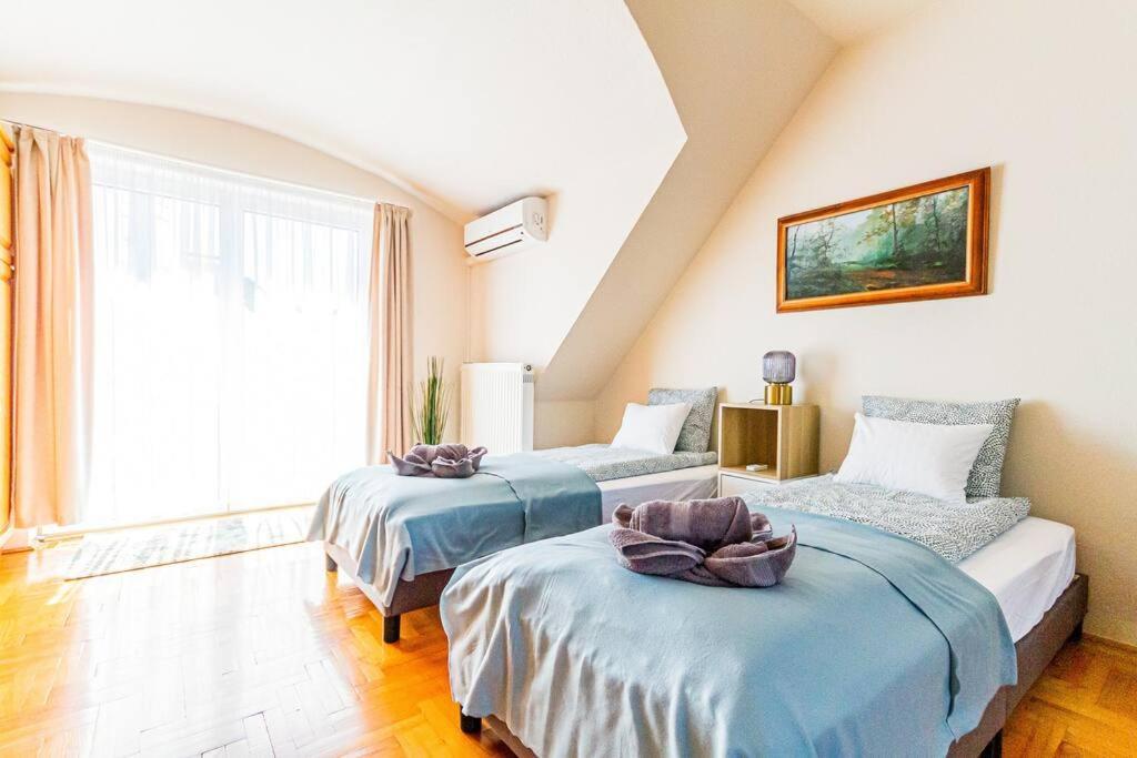 Roomy Apartment 80Sqm At City Center Free Parking Space, Ac & Balcony Budapest Eksteriør bilde